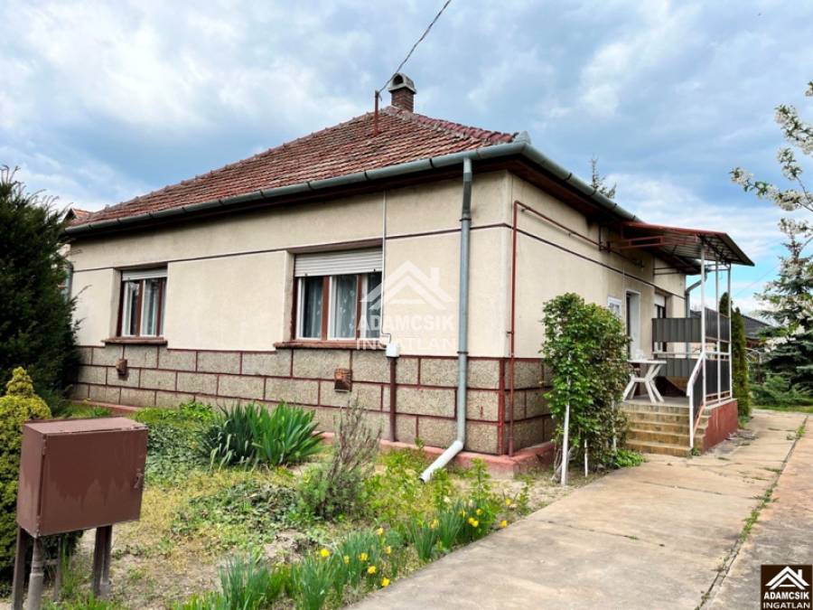 eladó családi ház, Dabas