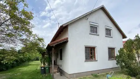 Eladó családi ház, Inárcs 7 szoba 220 m² 127.9 M Ft