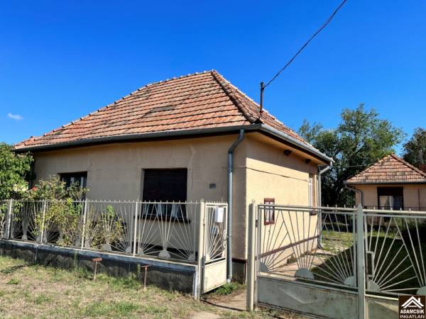 eladó családi ház, Újlengyel