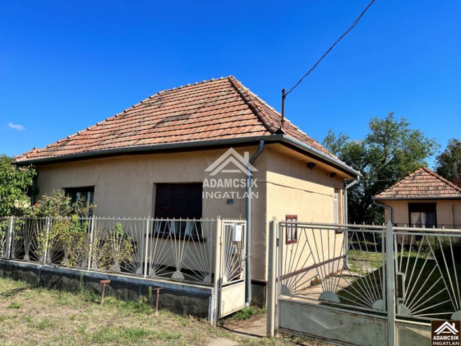 eladó családi ház, Újlengyel