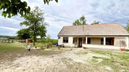 Eladó mezőgazdasági ingatlan, Hernád 8479 m² 78.99 M Ft Eladó mezőgazdasági ingatlan, Hernád 8479 m² 78.99 M Ft