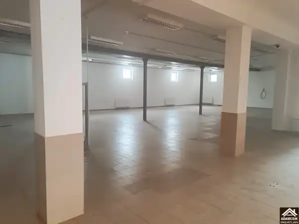 Eladó üzlet, Újhartyán 300 m² 