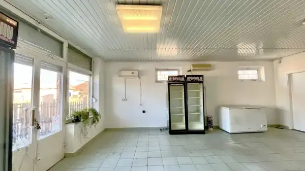 Eladó üzlethelyiség utcai bejáratos, Inárcs 1 szoba 45 m² 32.99 M Ft